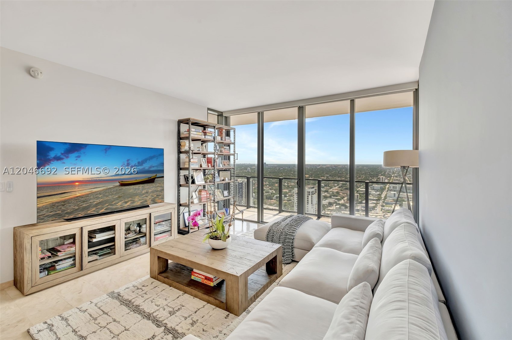 88 SW 7th St 3604 — photo