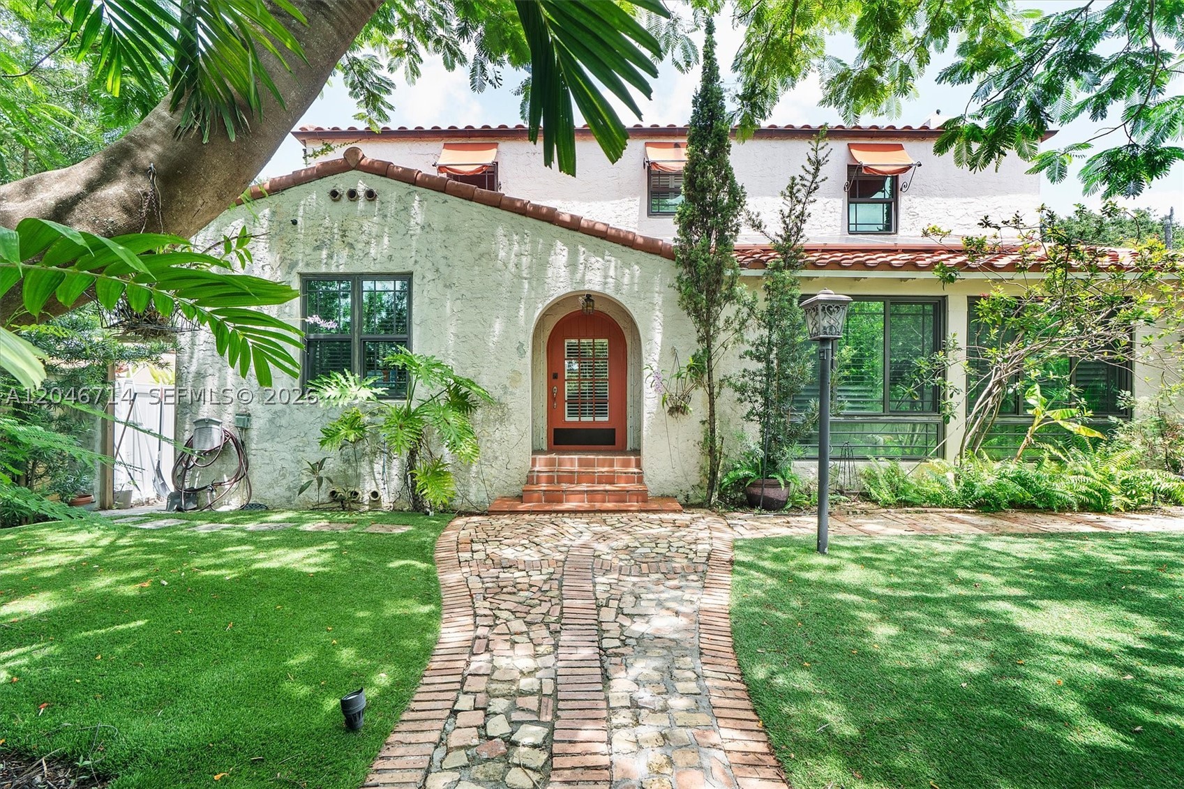 8276 E Dixie Hwy — photo