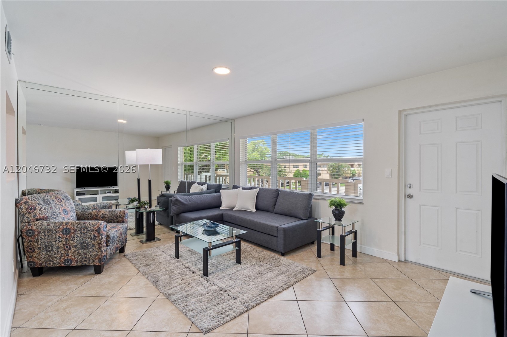 9101 Sunrise Lakes Blvd 202 — photo