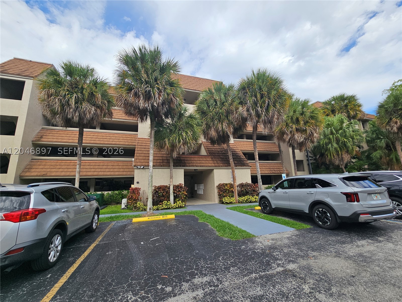 461 Ives Dairy Rd 406-2 — photo