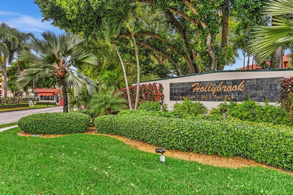 671 S Hollybrook Dr 209 — photo