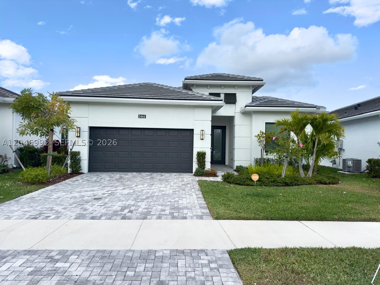 5444 SW Saint Armands Way — photo