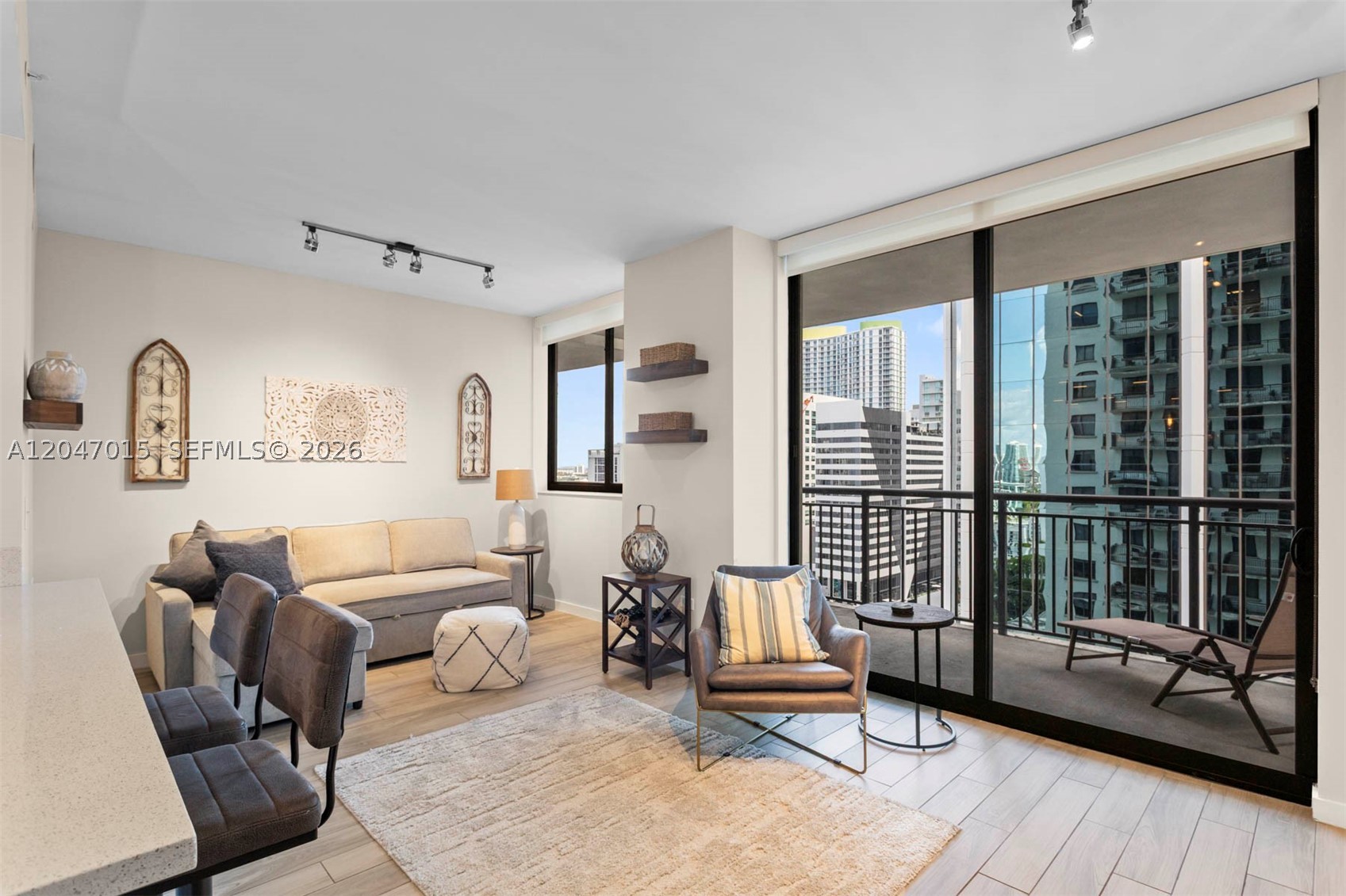 999 SW 1st Ave 2015 — photo
