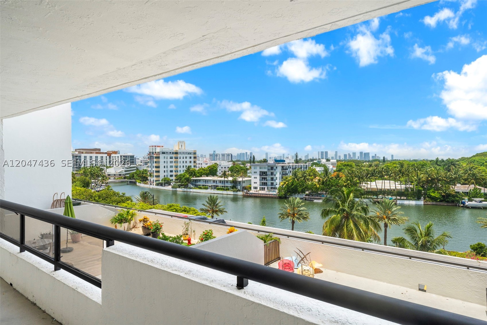 2555 Collins Ave 706 — photo