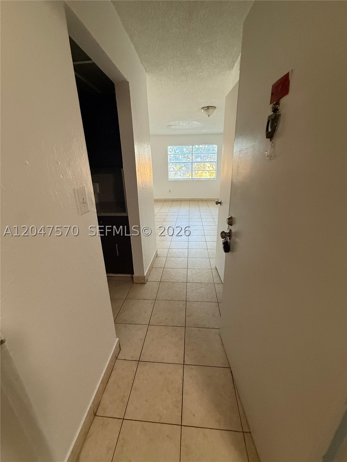 1305 W 53rd St 406 — photo
