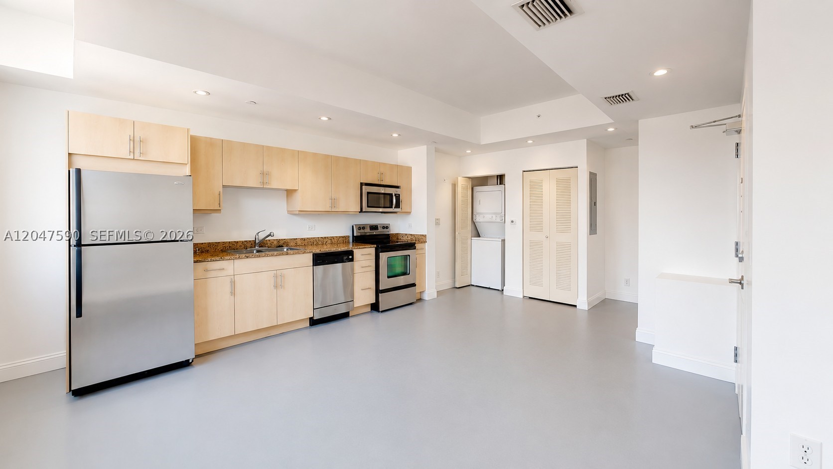 111 E Flagler St 810 — photo