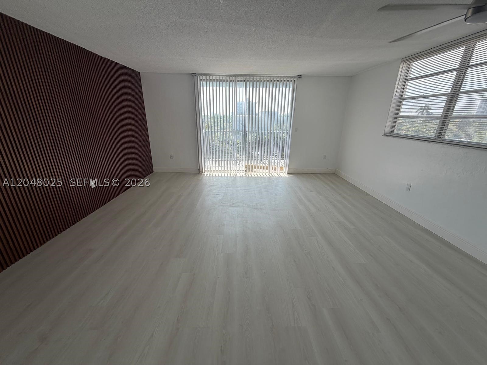12590 NE 16th Ave 512 — photo