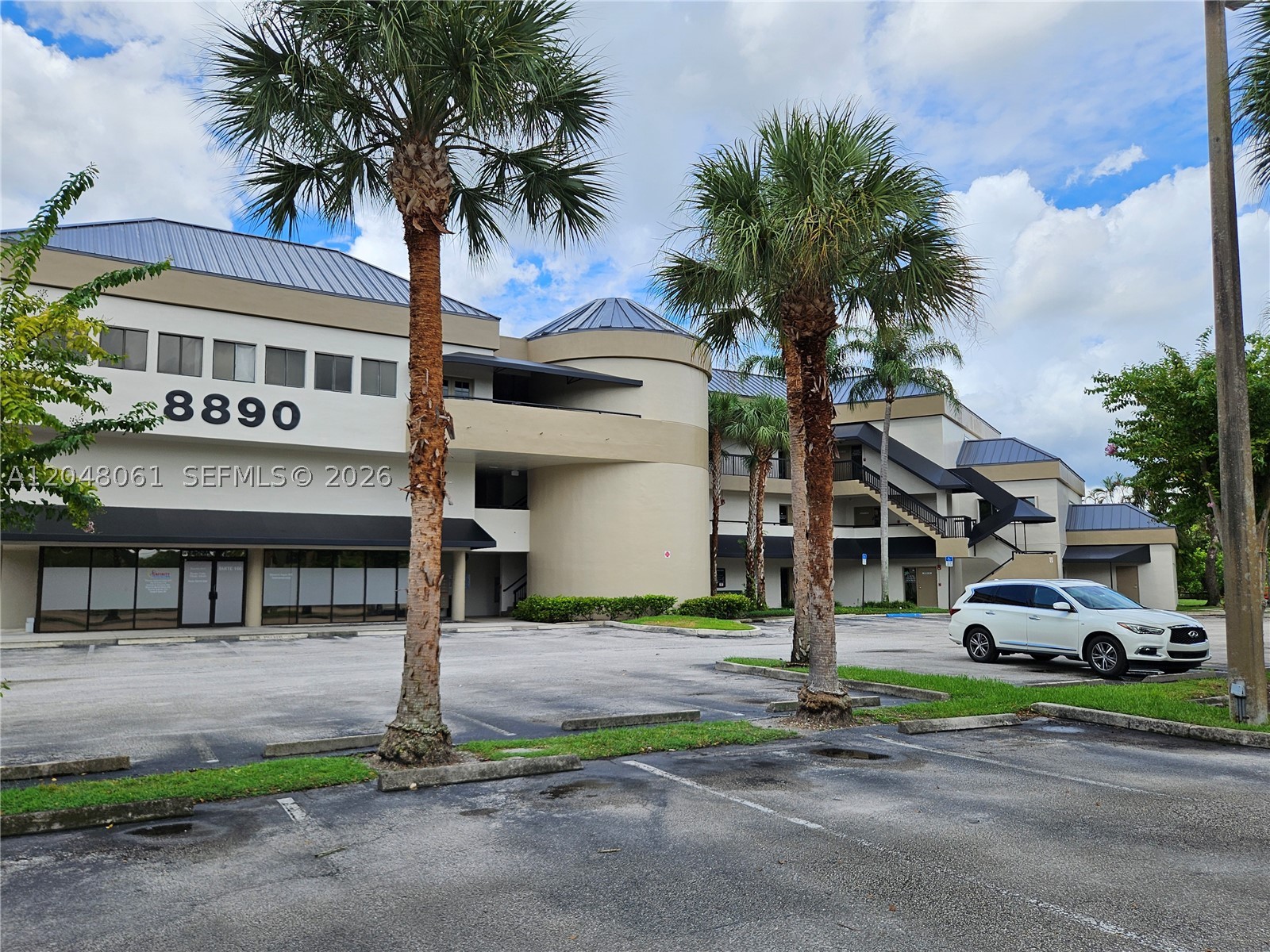 8890 W Oakland Park Blvd M — photo