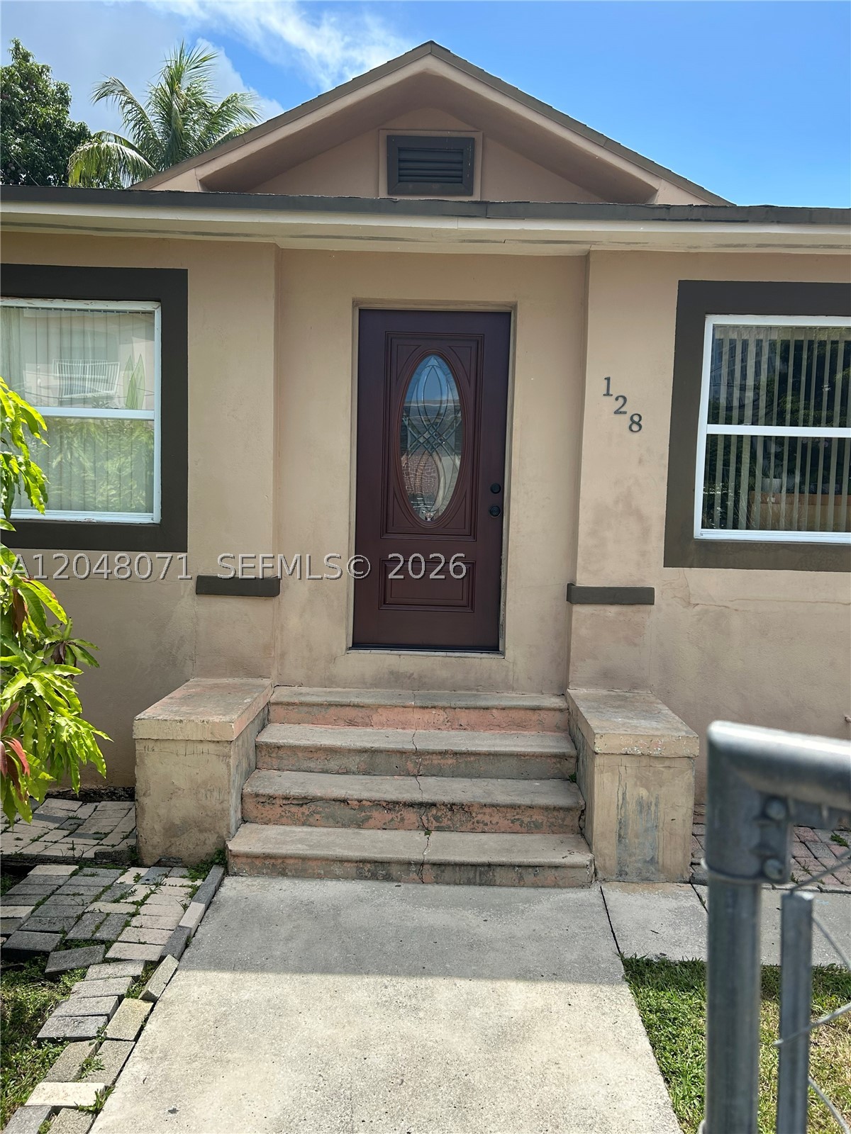 128 SW 11th Ave — photo