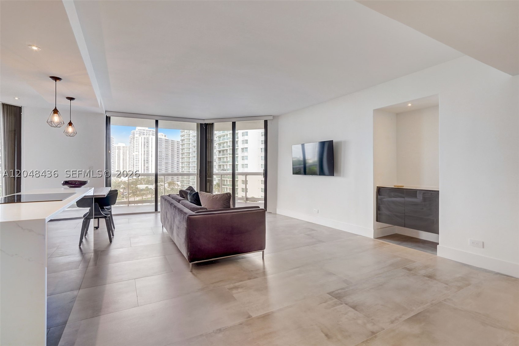 20191 E Country Club Dr 802 — photo