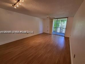 8225 Lake Dr 405 — photo