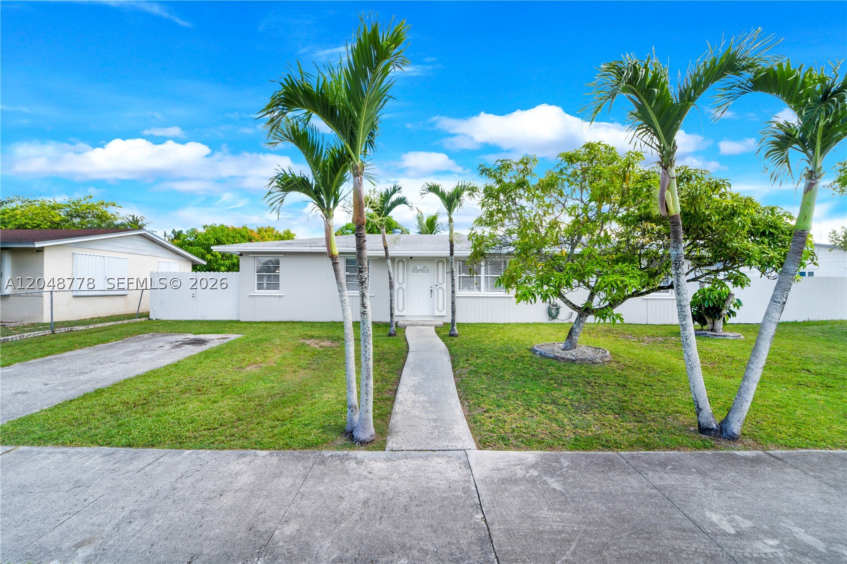 1759 W Mowry Ct — photo