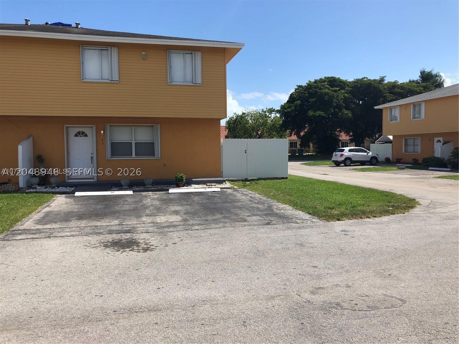 43 NE 12th Ave 43 — photo