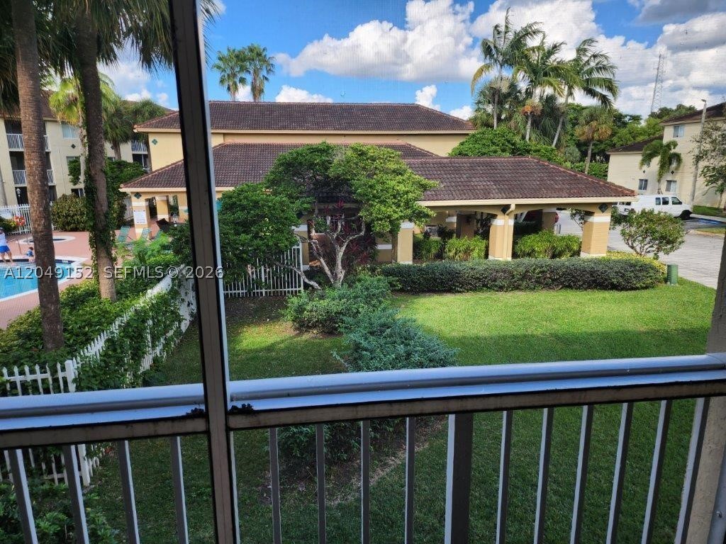 460 S Park 209 — photo