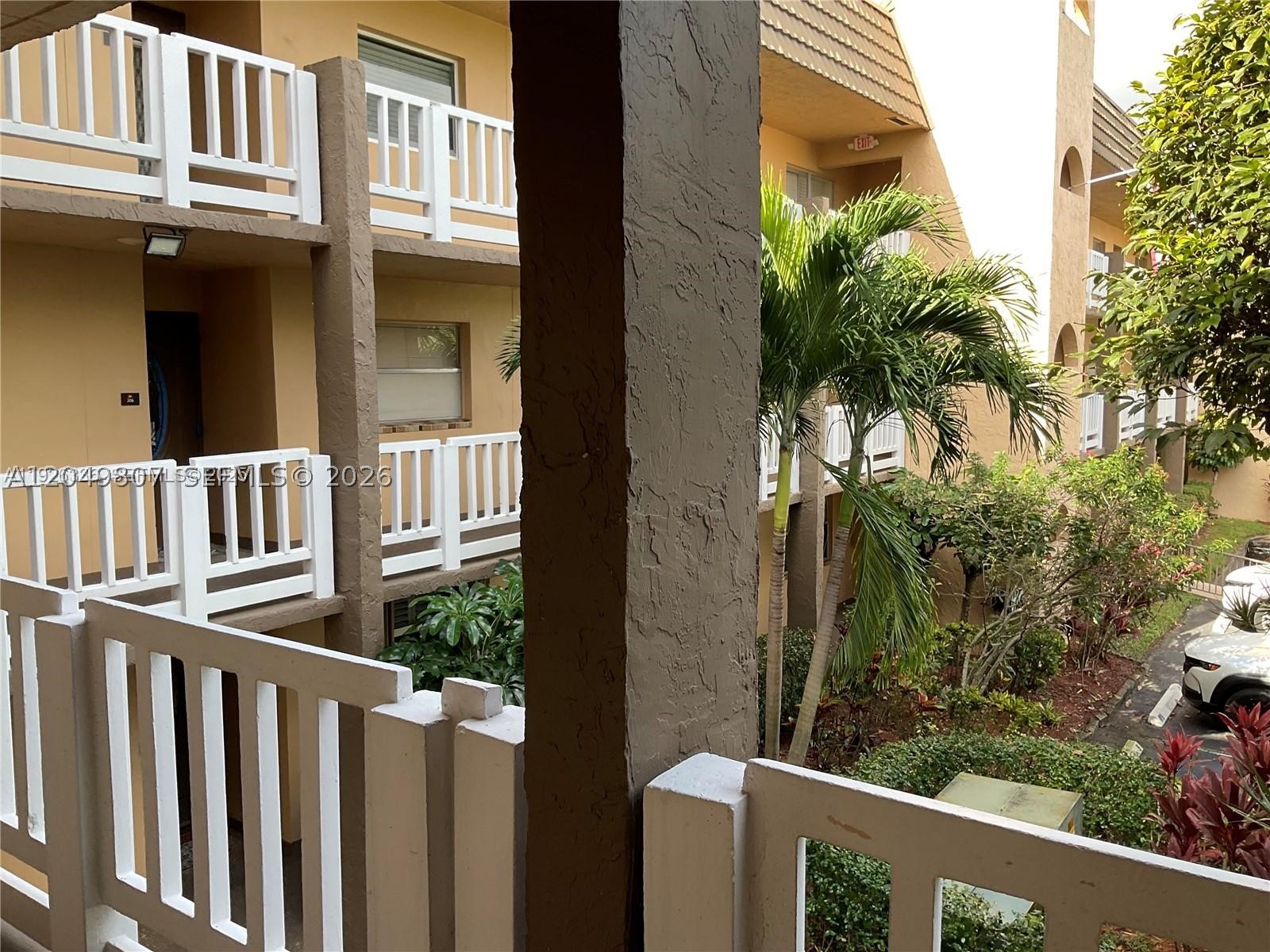 9201 Sunrise Lakes Blvd 205 — photo