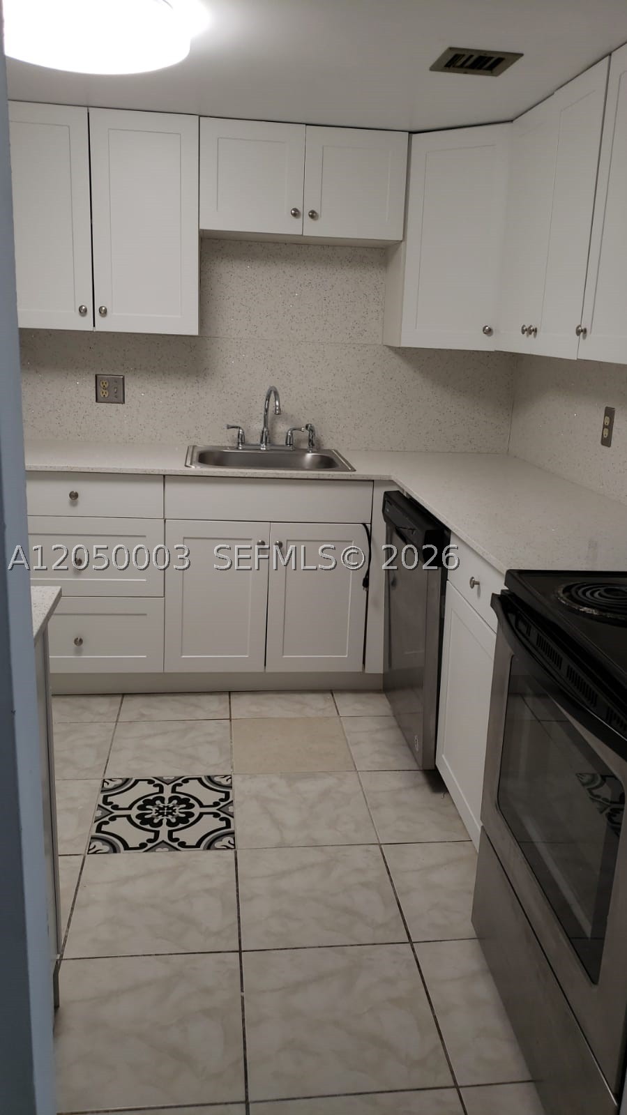 500 Executive Center Dr 4E — photo