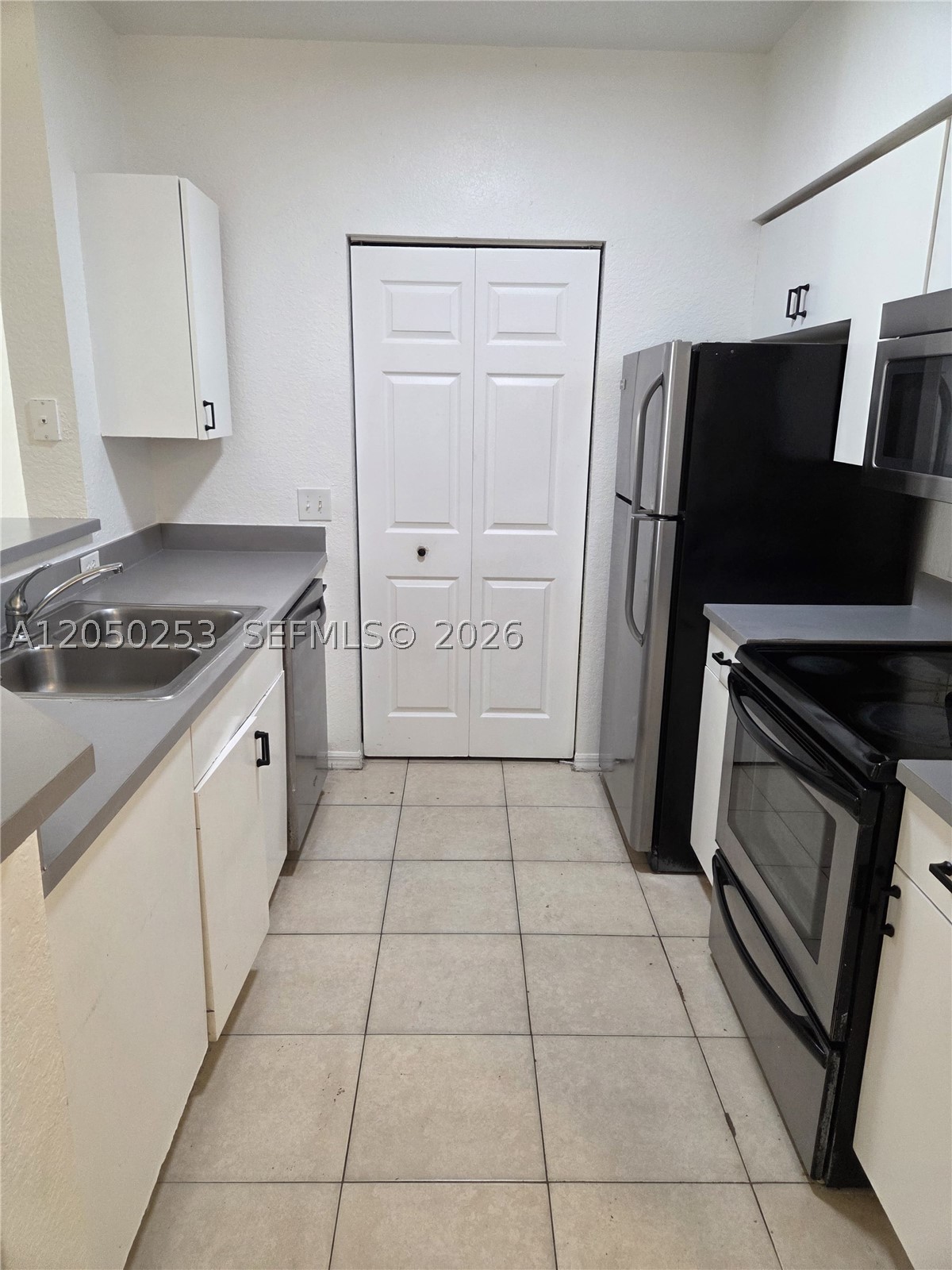 1308 Belmont Ln 1308 — photo