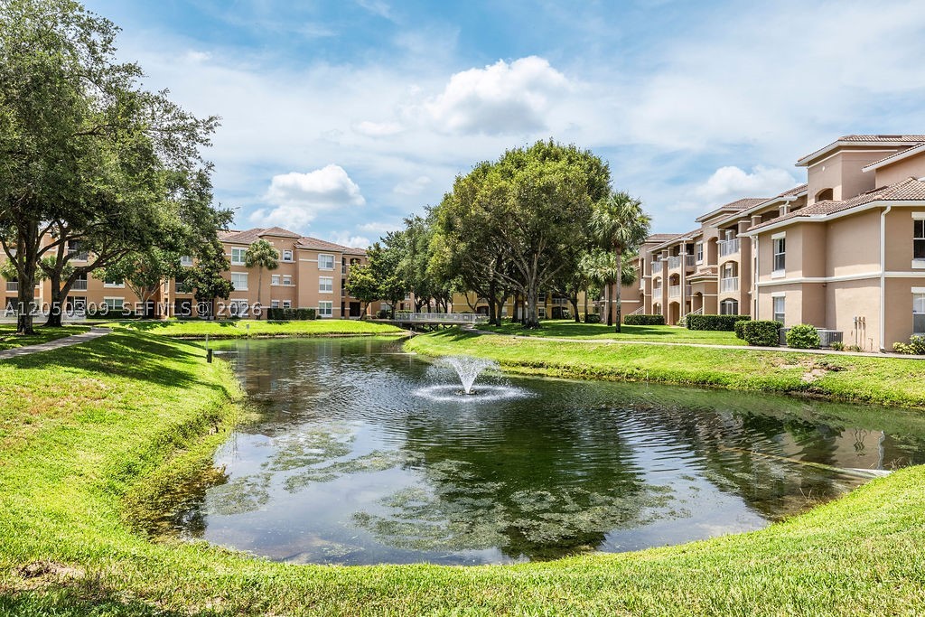 5060 Fairways Cir Unit F101 — photo