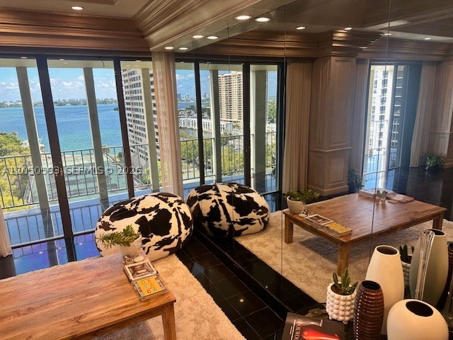 11111 Biscayne Blvd Ph Afg — photo
