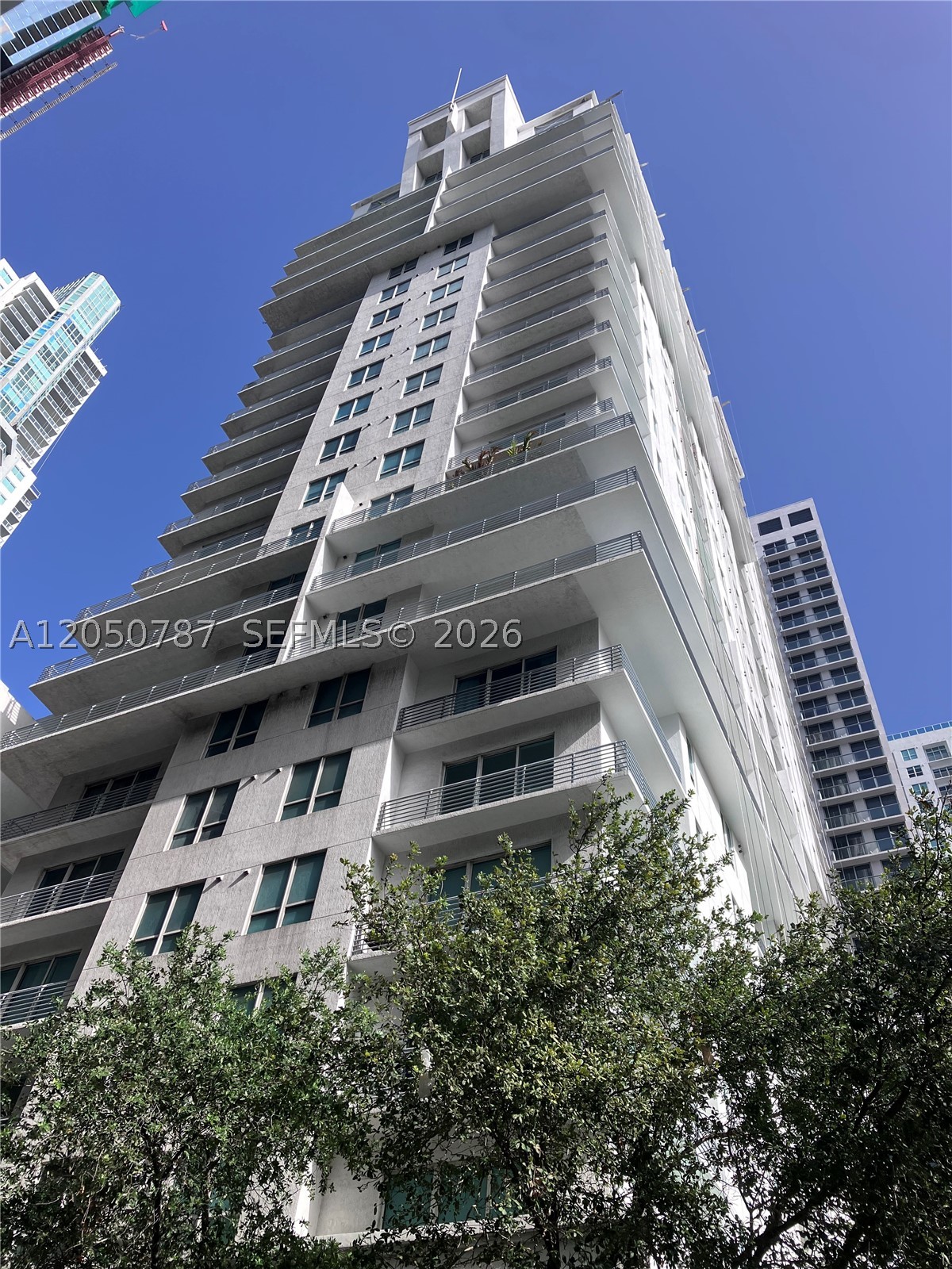 234 NE 3rd St Uph09 — photo