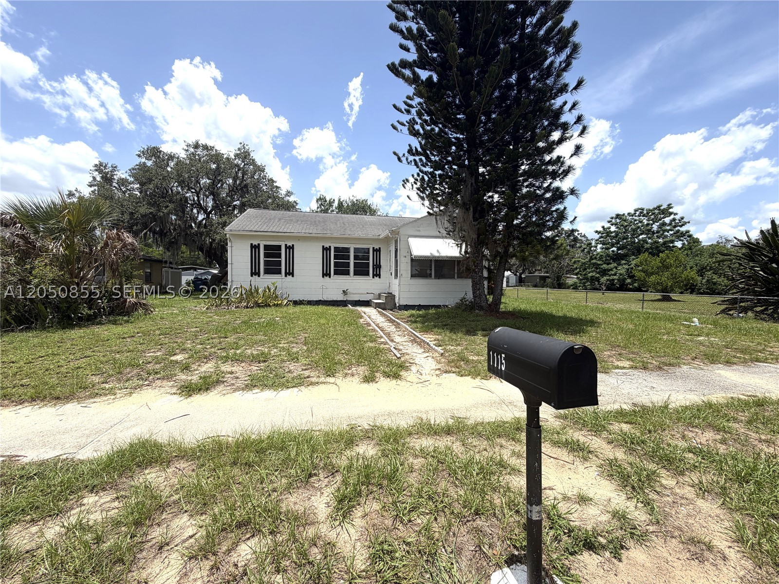 1115 Edgemoor Ave — photo