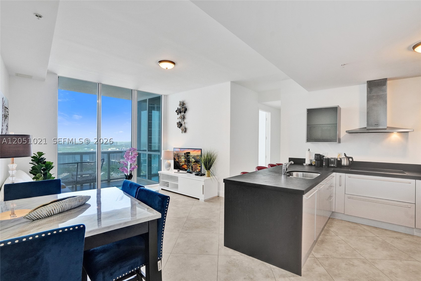18201 Collins Ave 4705 — photo