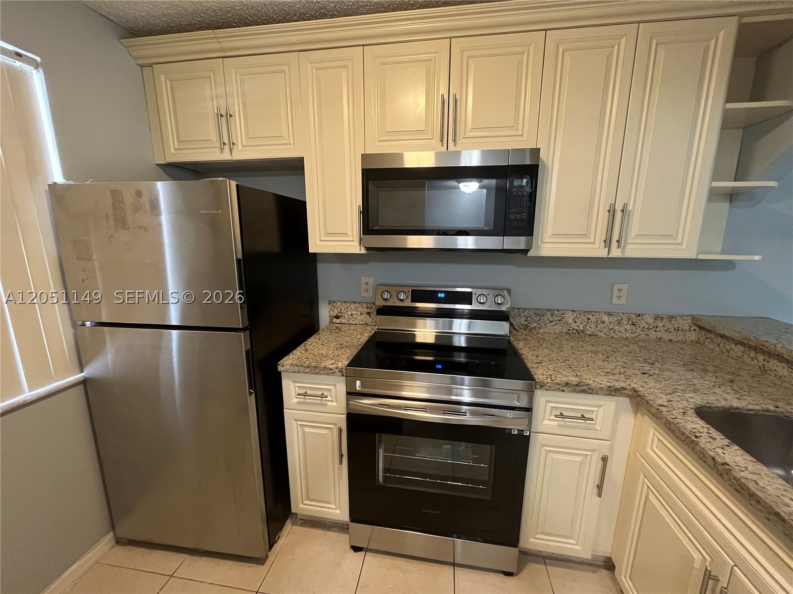 2740 Forest Hills Blvd 202 — photo