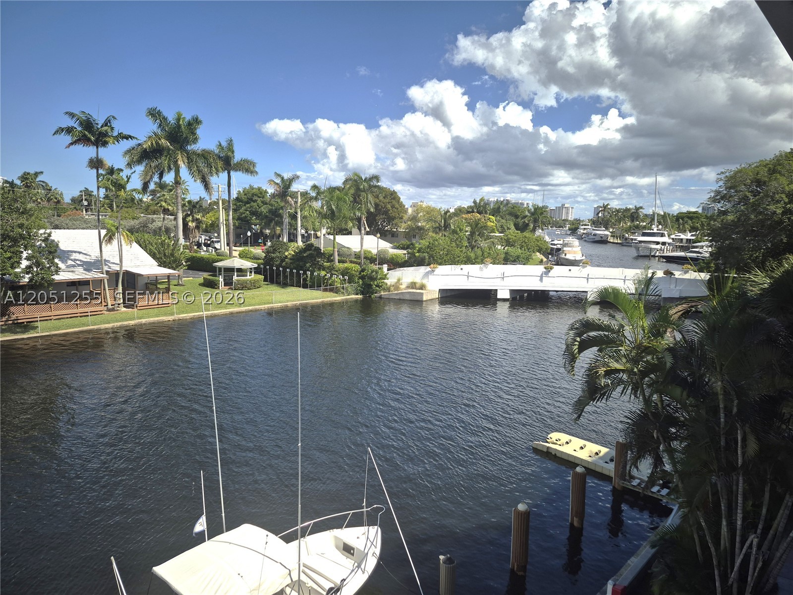 535 Hendricks Isle Apt 306 — photo