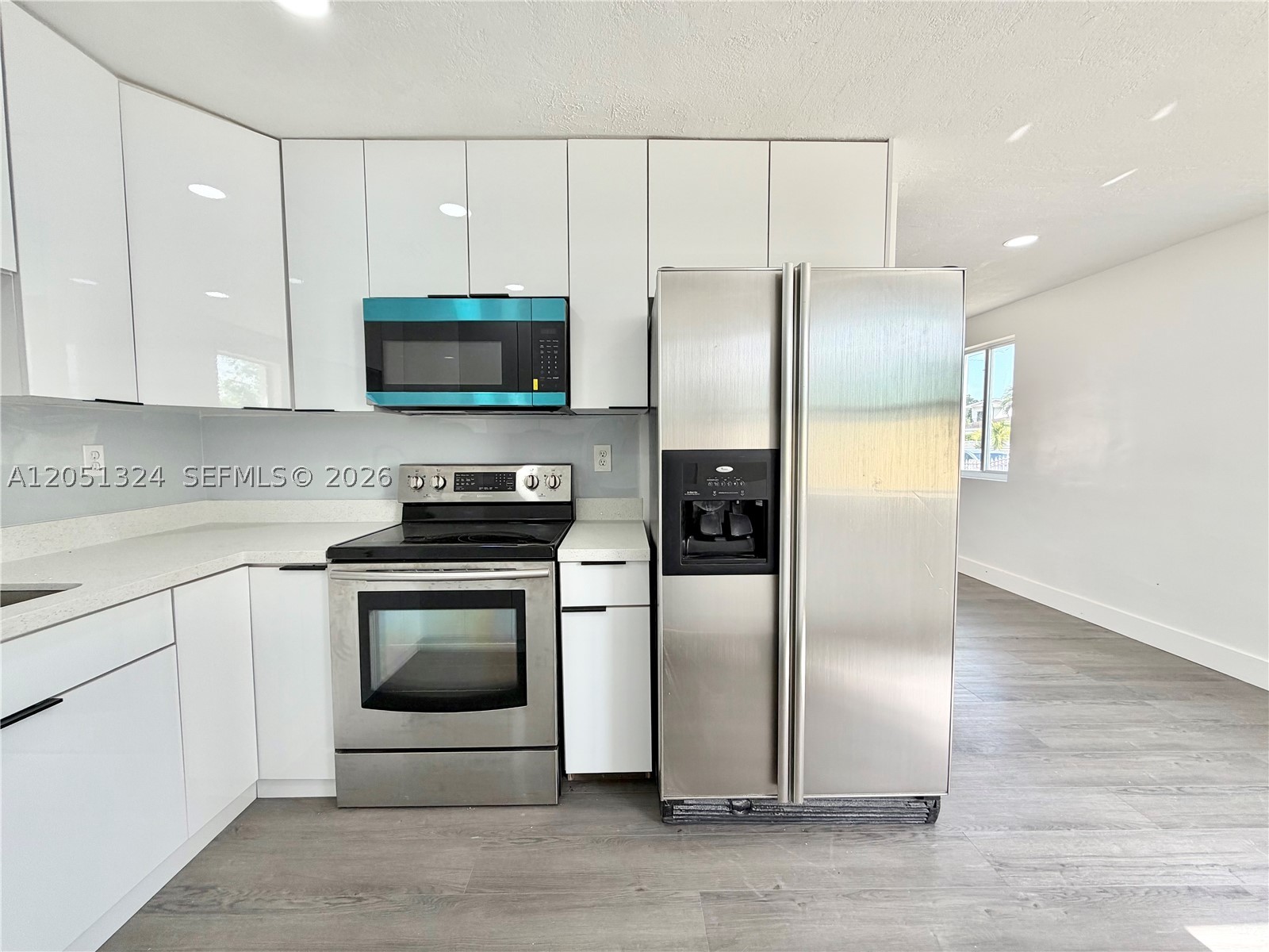 685 SE Park Dr — photo