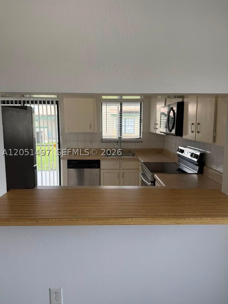 798 SW Claudia Ave 798 — photo