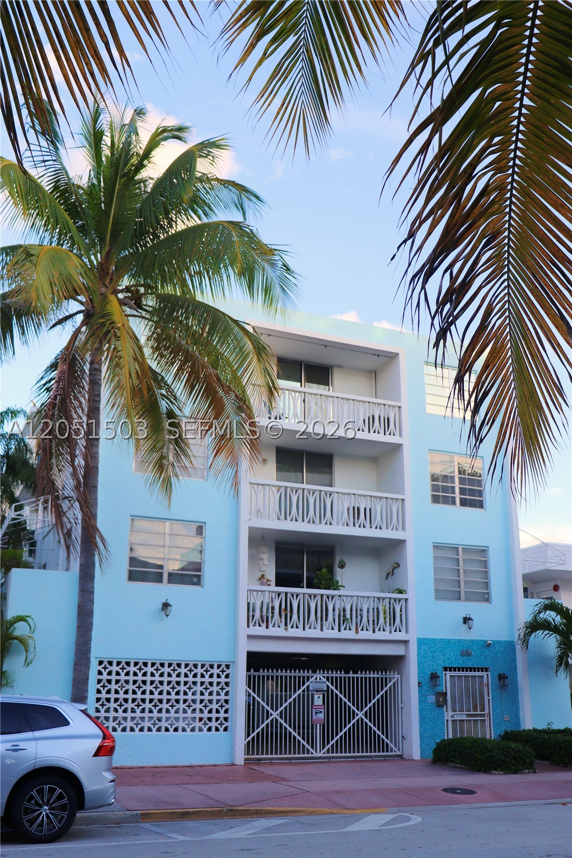 335 Collins Ave 203 — photo