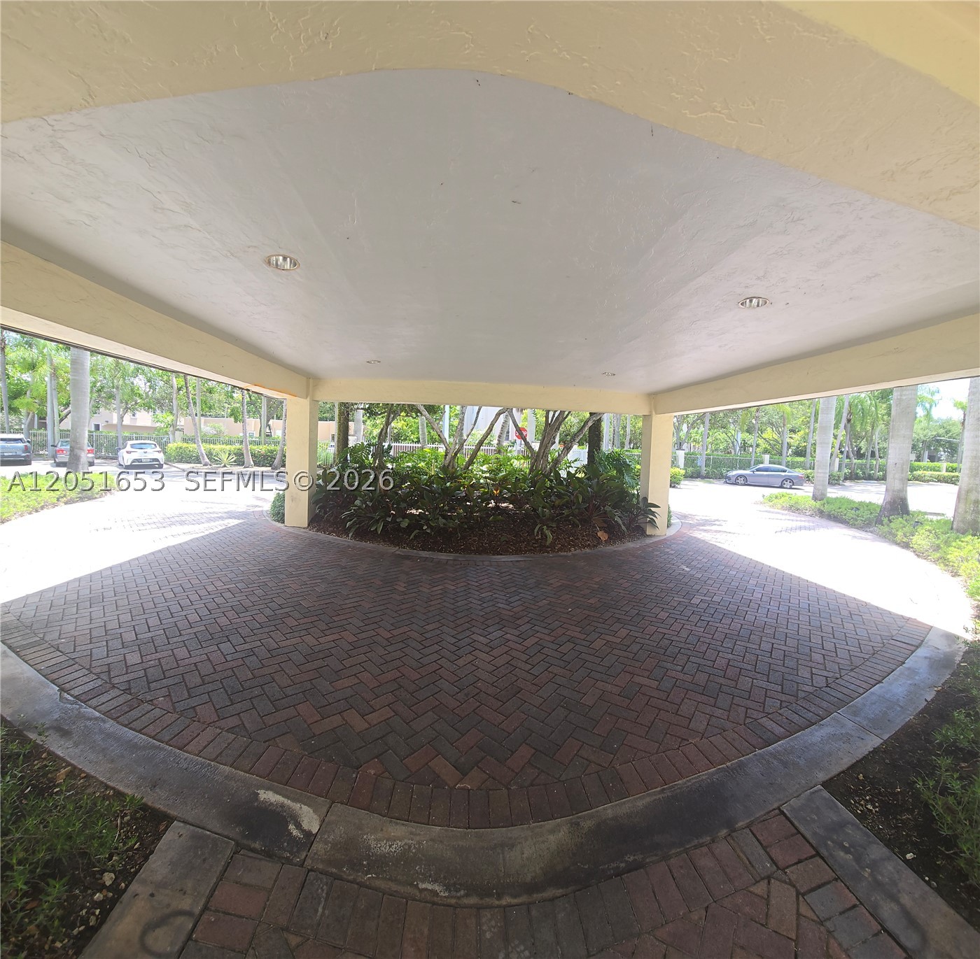 8950 SW 69th Ct 306 — photo