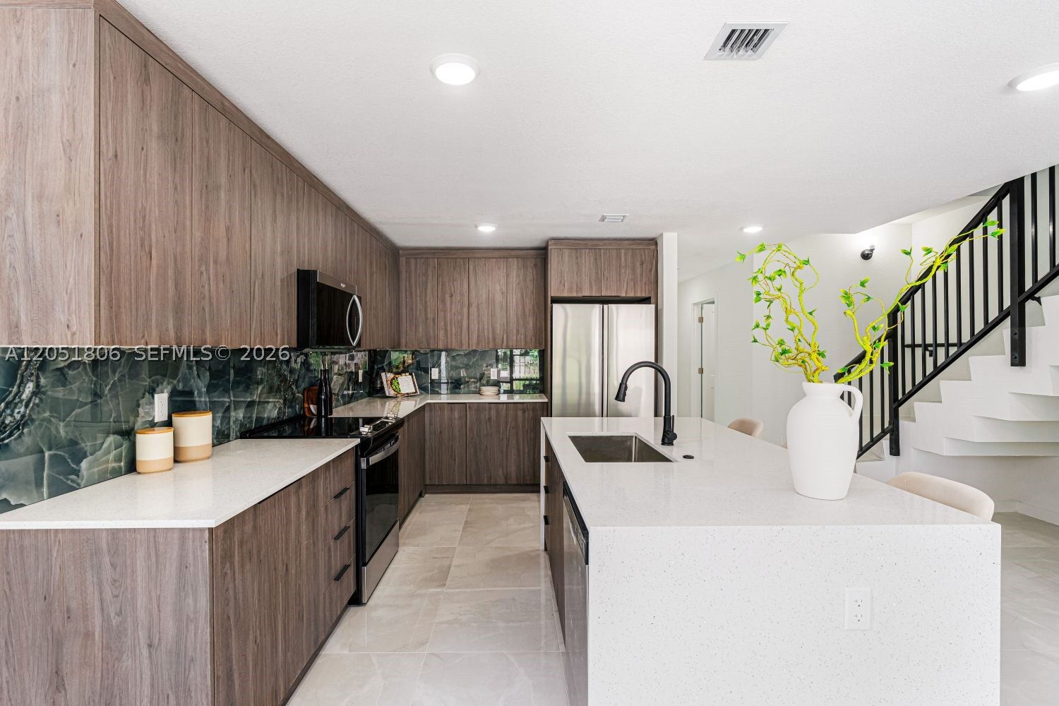 524 NW 14 Ct — photo
