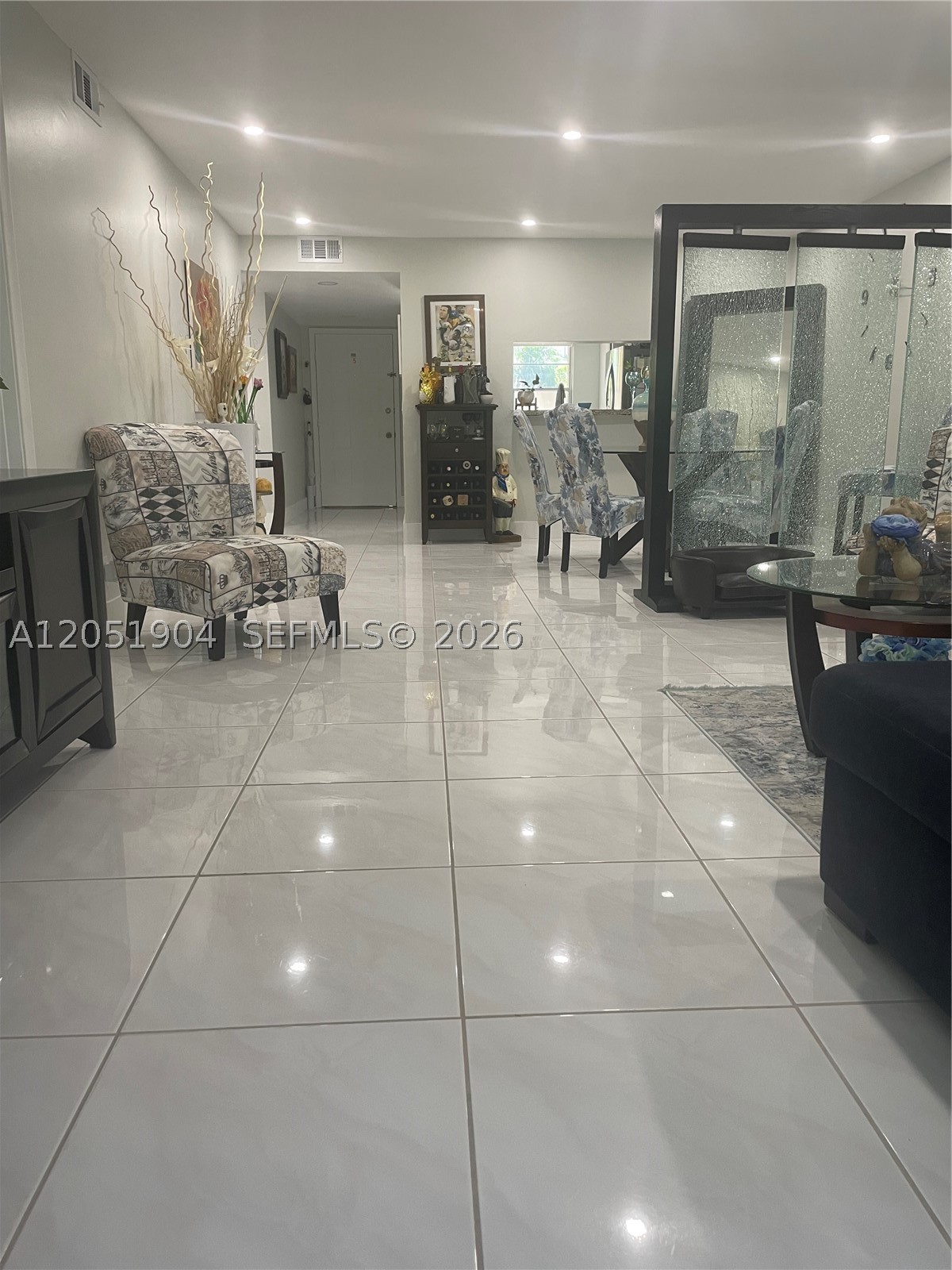 1011 SW 125th Ave 207M — photo