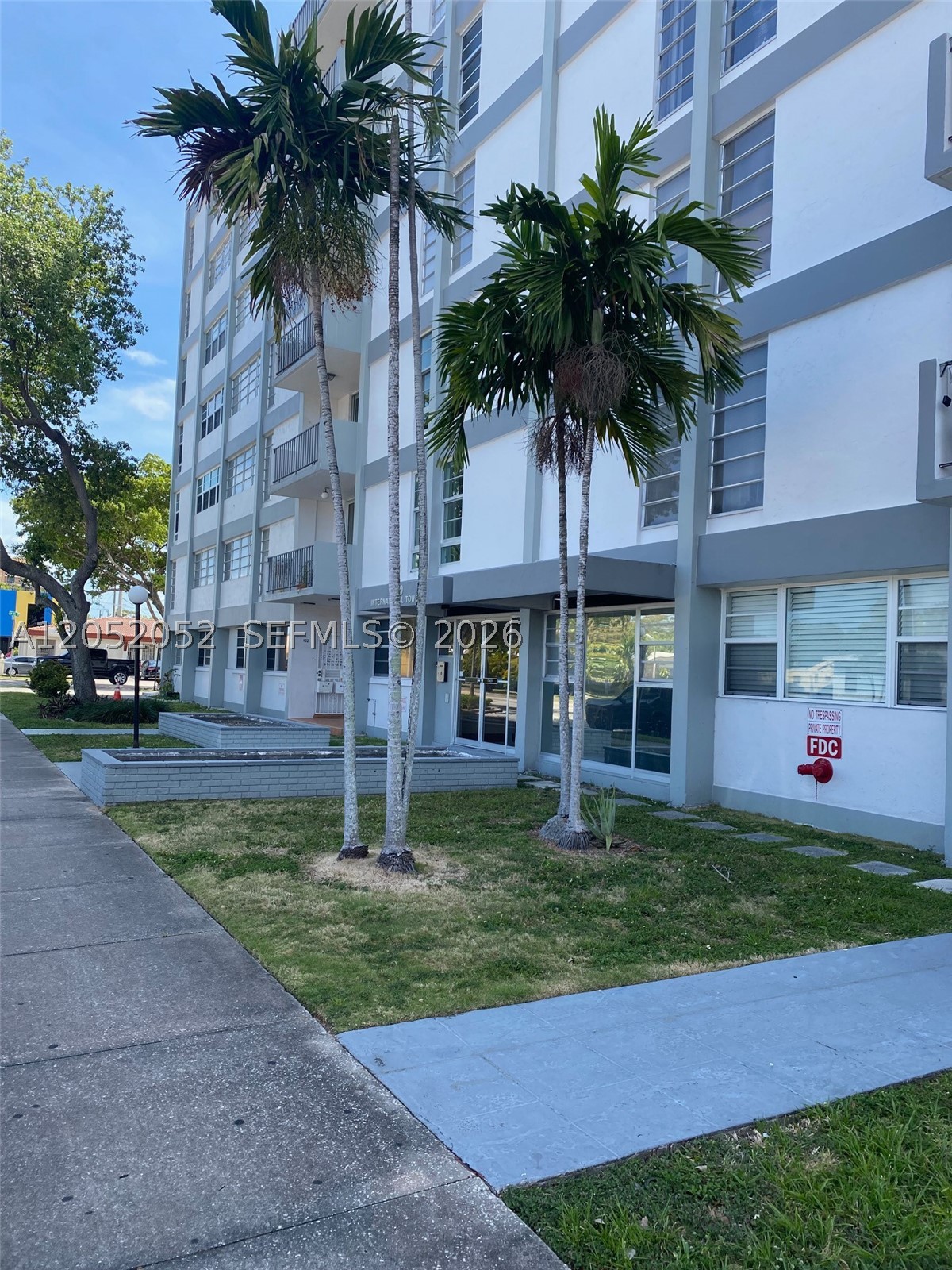 1400 SW 27th Ave 202 — photo