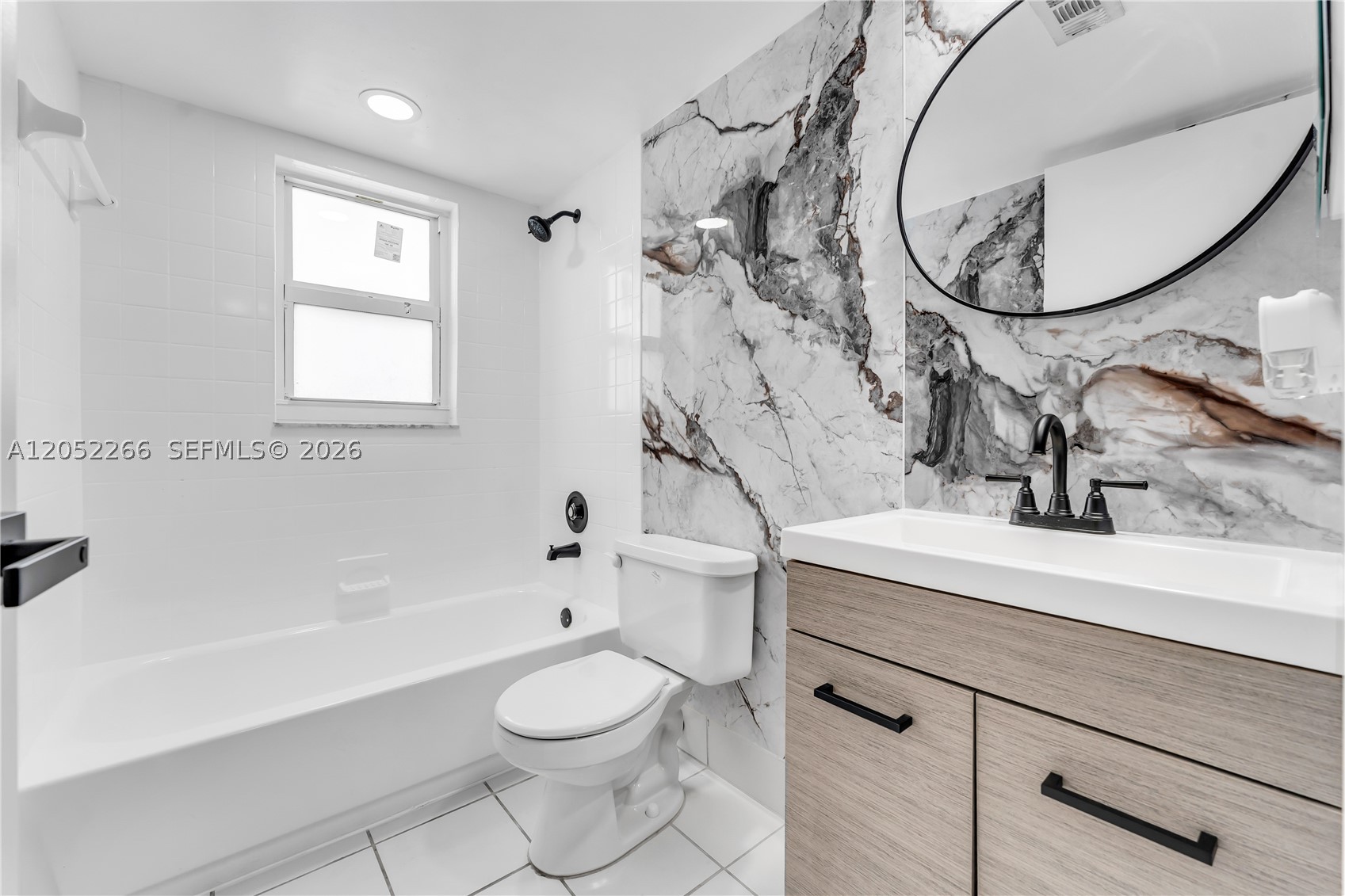 8720 N Sherman Cir 101 — photo