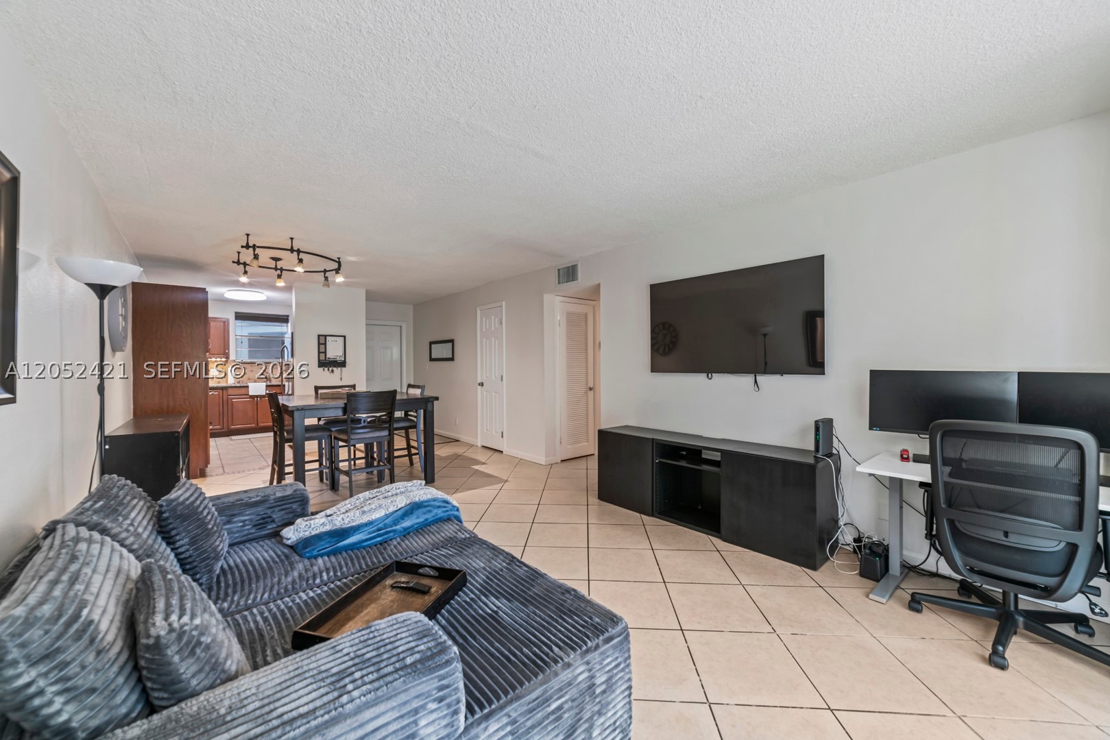 1400 Tallwood Ave 107 — photo