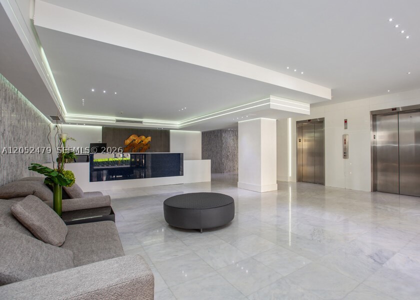6423 Collins Ave 809 — photo