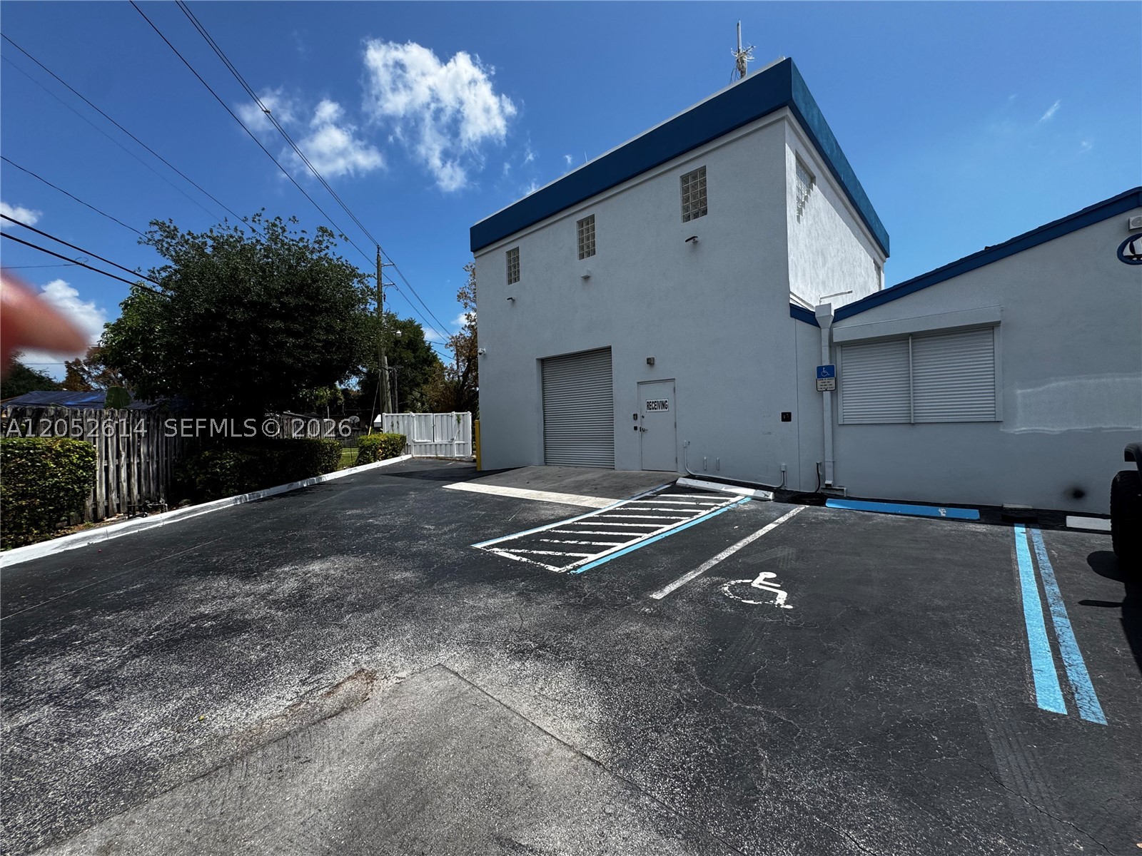 6151 Pembroke Rd — photo