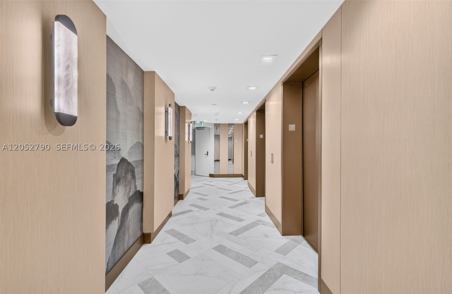 2800 Island Bl 904 — photo
