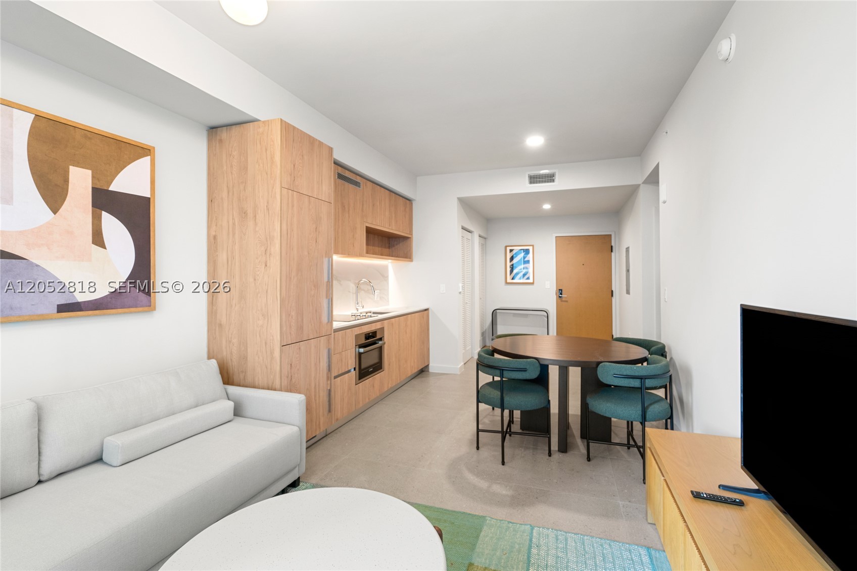 11 NE 6th St 2204 — photo