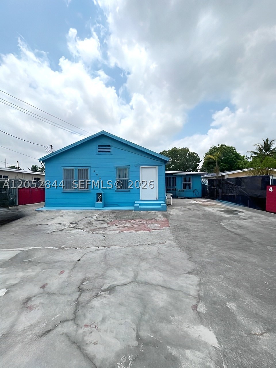 8024 NW 36th Ct — photo