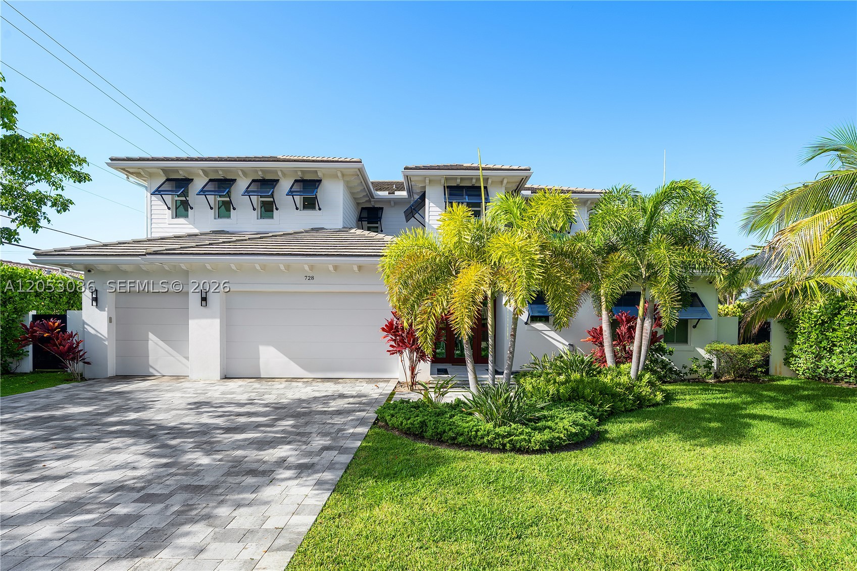 728 Malaga Dr — photo