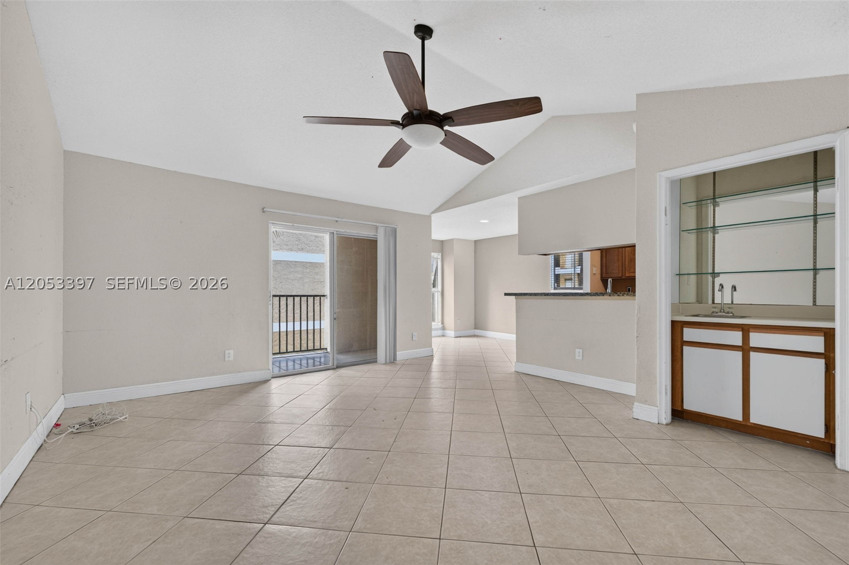 995 Riverside Dr 120 — photo
