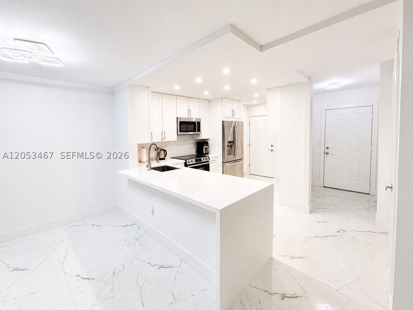 1750 NE 191st St 605-1 — photo
