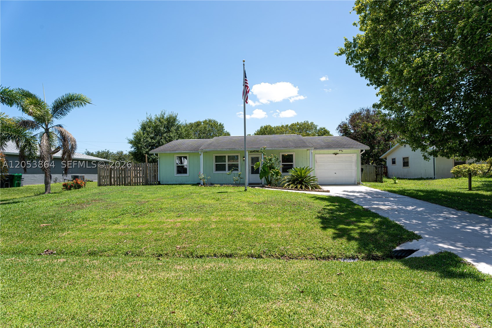 618 SW Ray Ave — photo