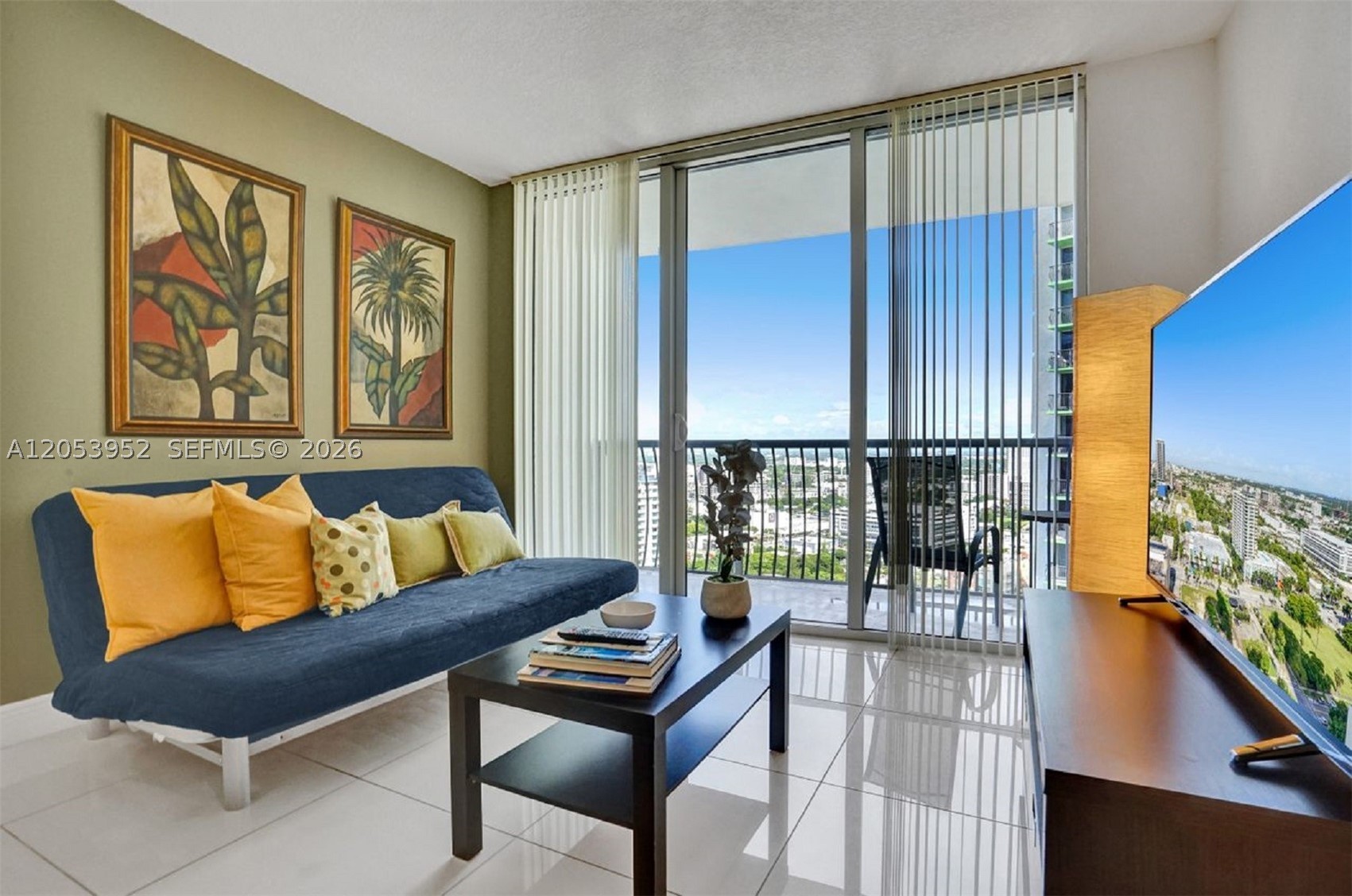 1750 N Bayshore Dr 2911 — photo