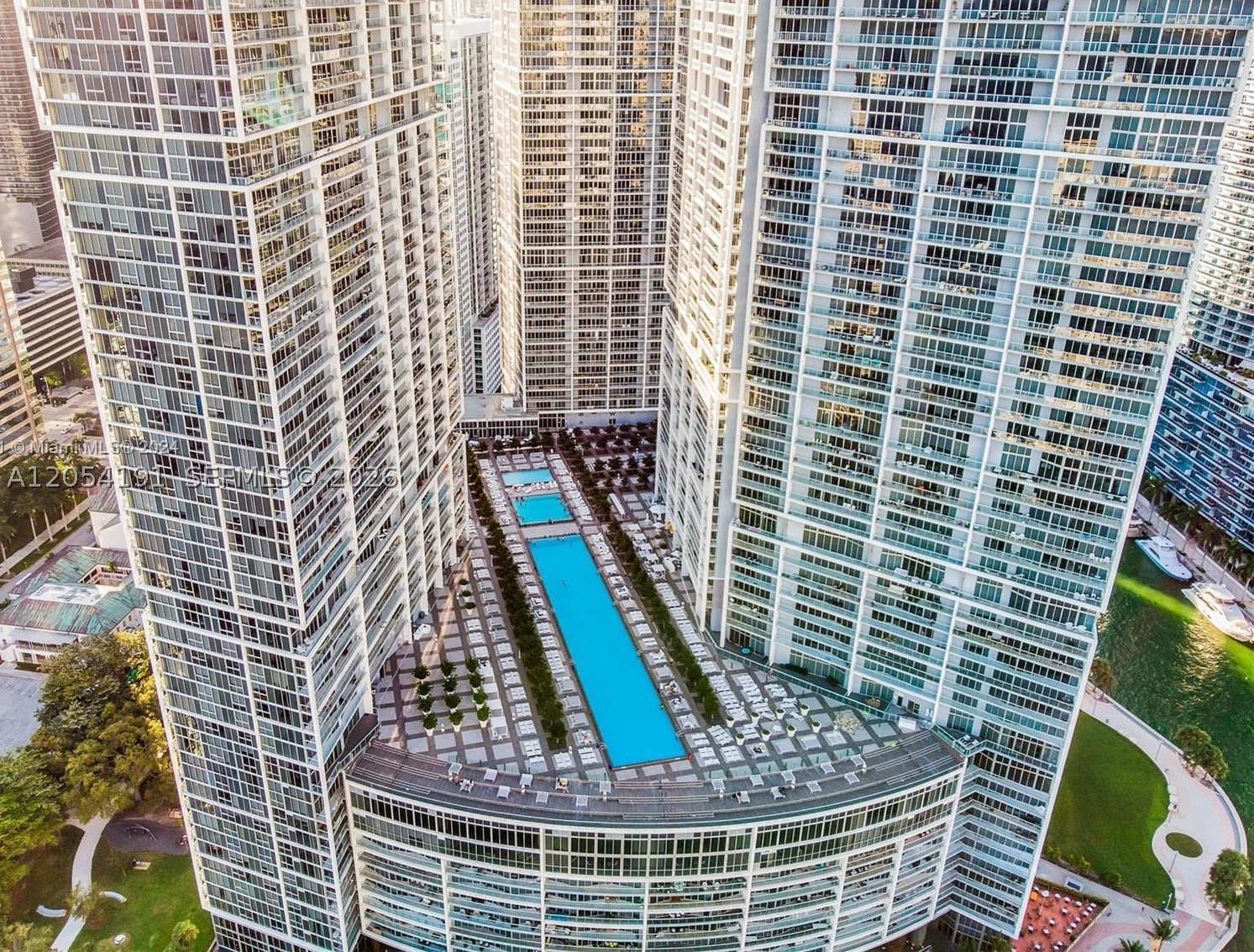 495 Brickell Av 4208 — photo