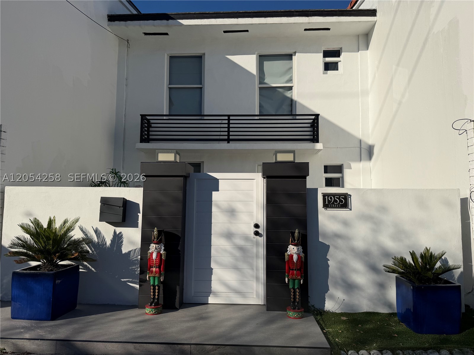 1955 NE 123rd St — photo