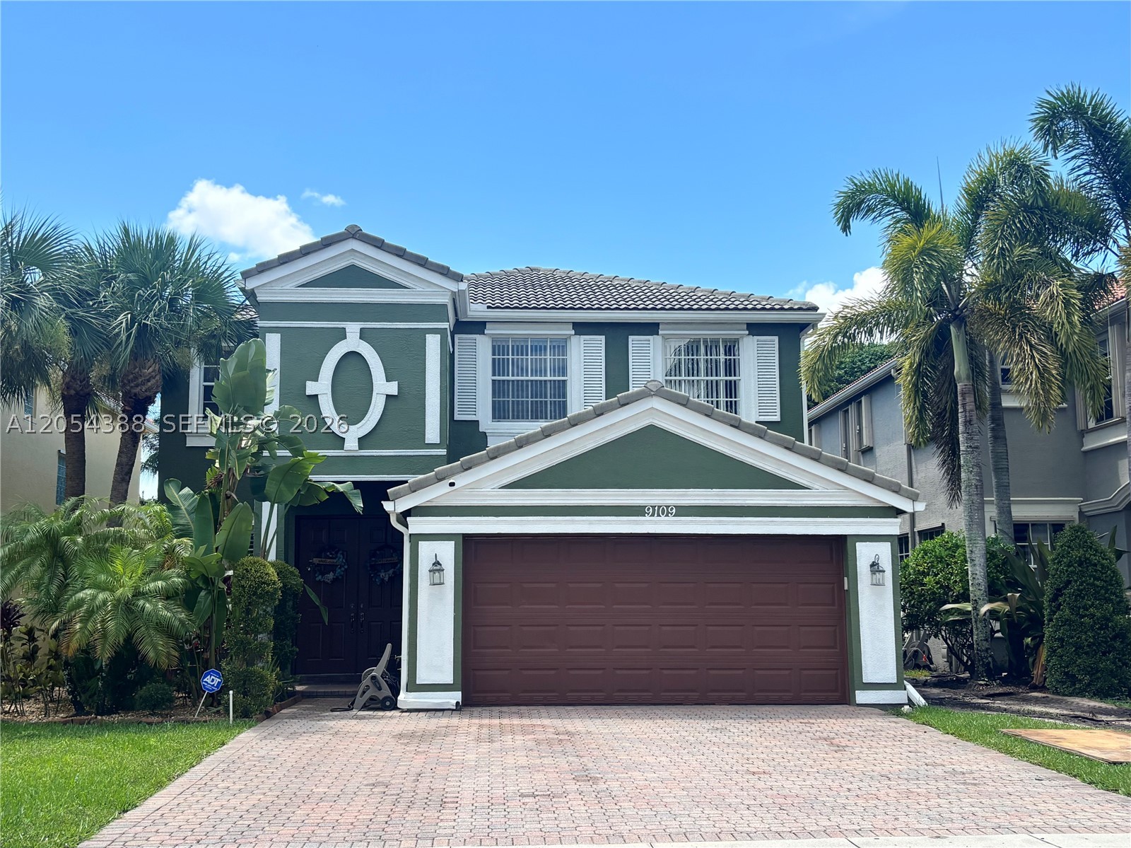 9109 Dupont Pl — photo